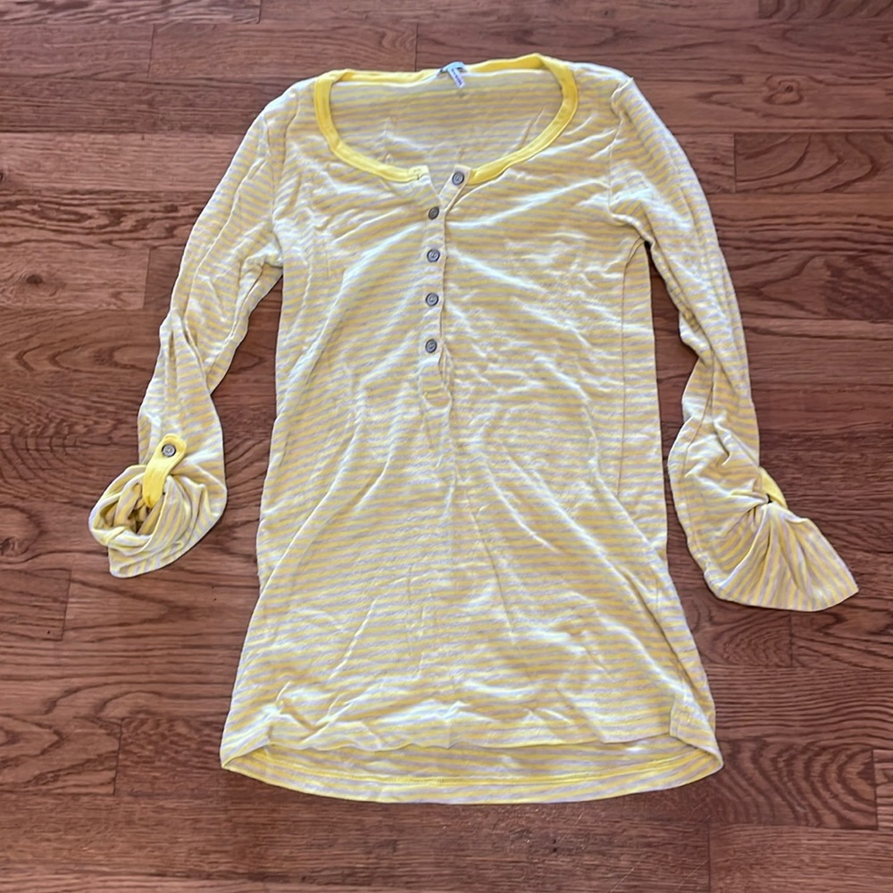 Women’s size XS Splendid top
